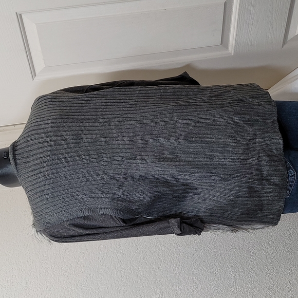 I.N Studio Faux Fur Vest - Picture 2 of 5